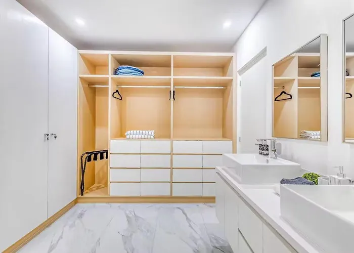 Stylish 3br Downtown Cabo Walk Everywhere *